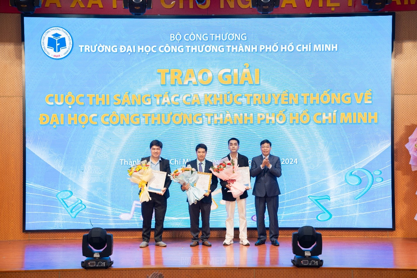 Giới thiệu ca khúc “Tự hào Đại học Công Thương Thành phố Hồ Chí Minh” – ca khúc đạt giải quán quân cuộc thi sáng tác ca khúc truyền thống về Đại học Công Thương TP. Hồ Chí Minh