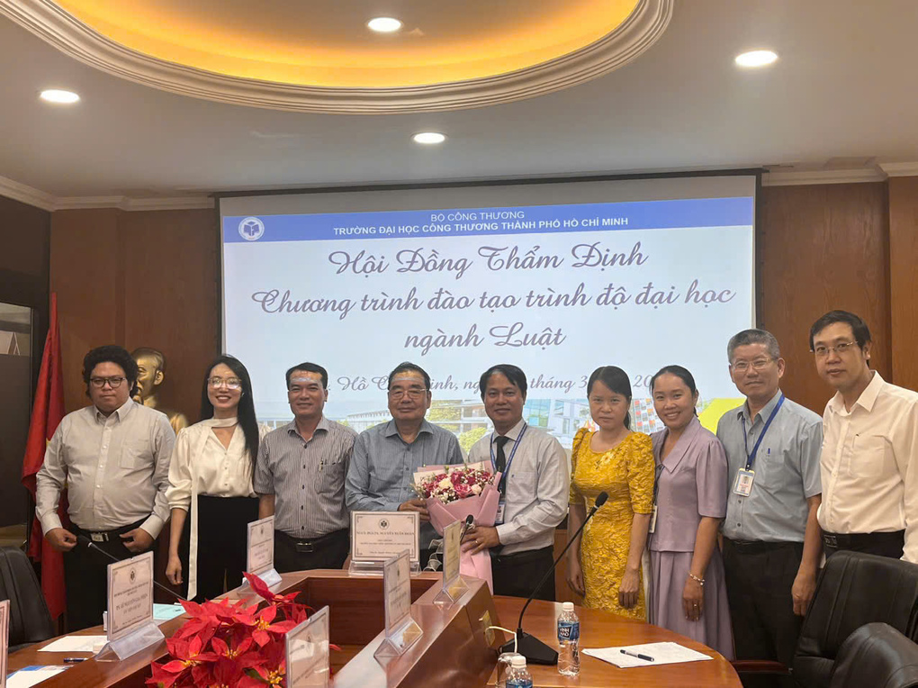  Thẩm định chương trình đào tạo ngành Luật