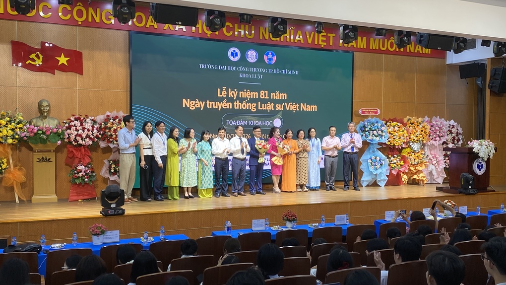 Lễ kỷ niệm 81 năm Ngày truyền thống Luật sư Việt Nam: Cột mốc ý nghĩa của Khoa Luật – HUIT