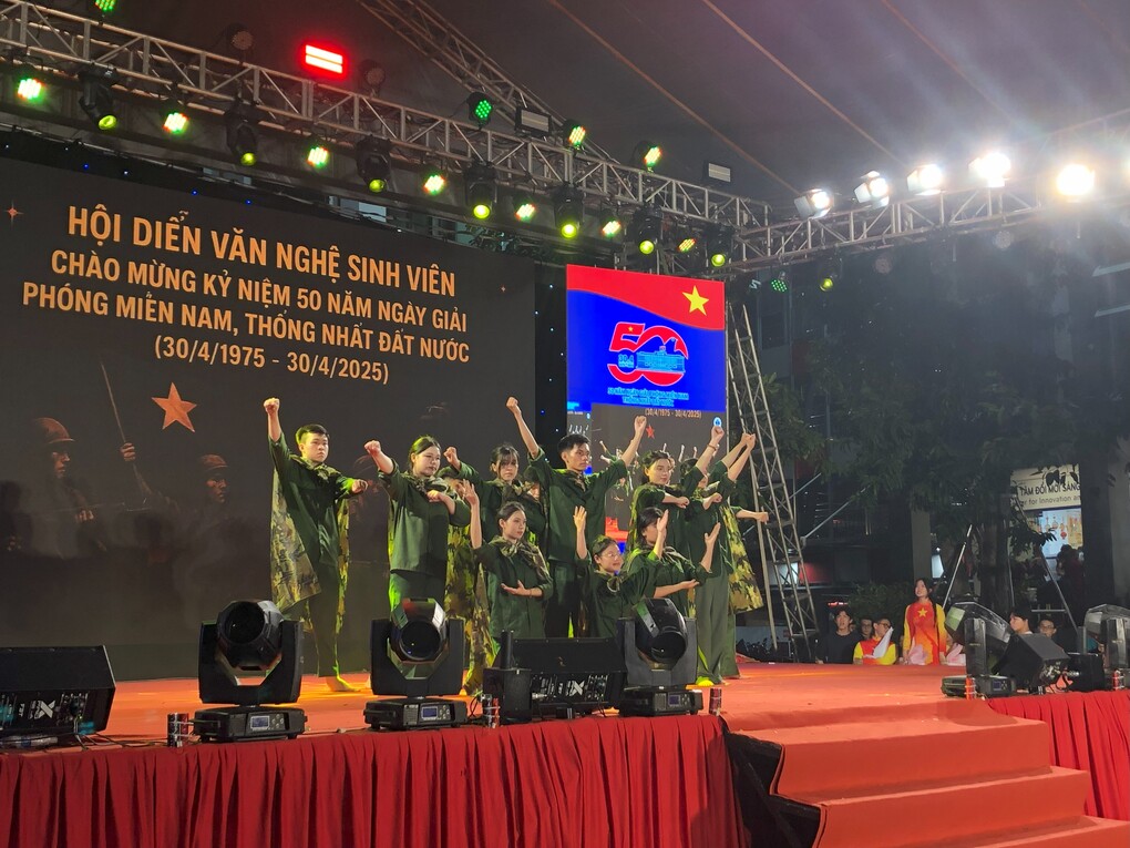 Vòng Chung kết “Hội diễn văn nghệ sinh viên: chào mừng Ngày Giải phóng miền Nam, thống nhất đất nước”