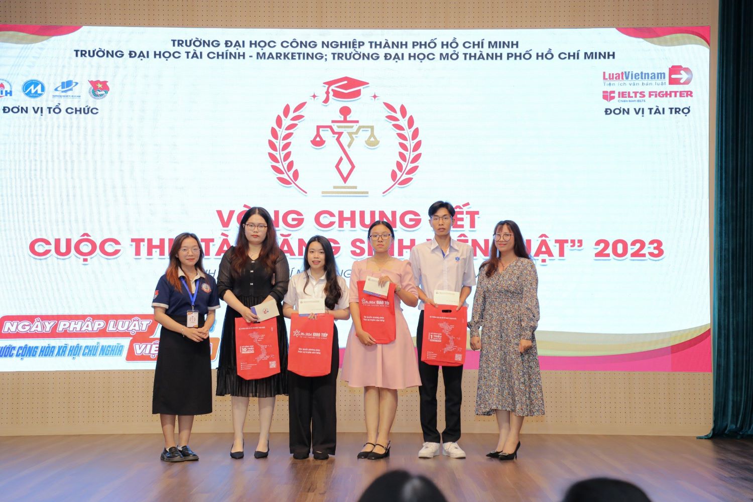 Chung kết cuộc thi “Tài năng sinh viên luật 2023”