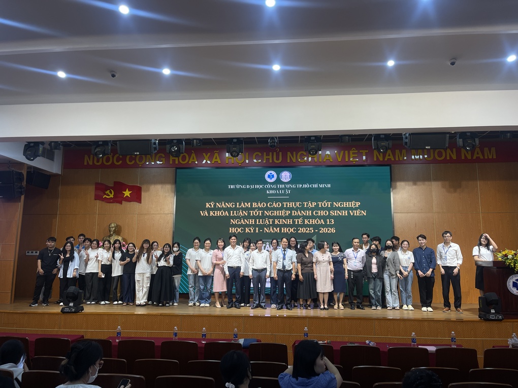 Tập huấn kỹ năng làm báo cáo thực tập tốt nghiệp và khóa luận tốt nghiệp dành cho sinh viên ngành Luật Kinh tế khóa 13