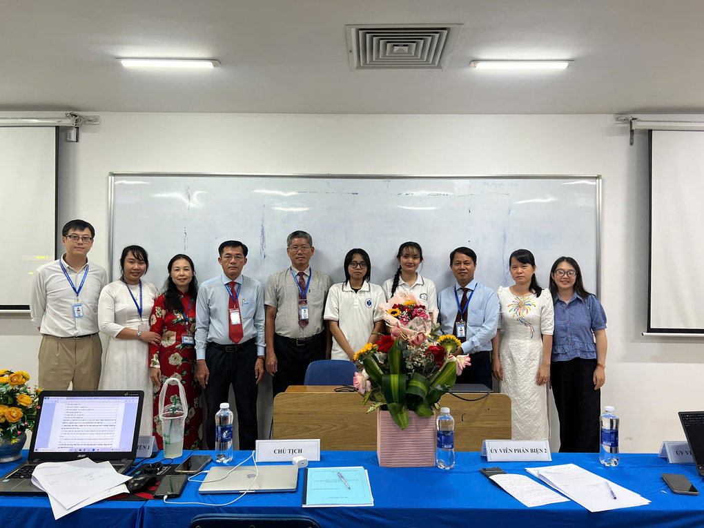 Khoa Luật HUIT tổ chức nghiệm thu thành công các đề tài nghiên cứu khoa học sinh viên ngành Luật Kinh tế năm học 2024 - 2025