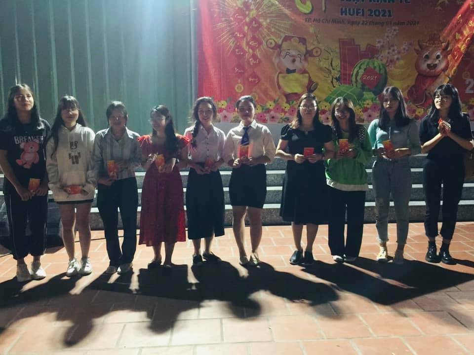 Tết ấm áp cùng Sinh viên Luật Kinh tế HUFI năm 2021